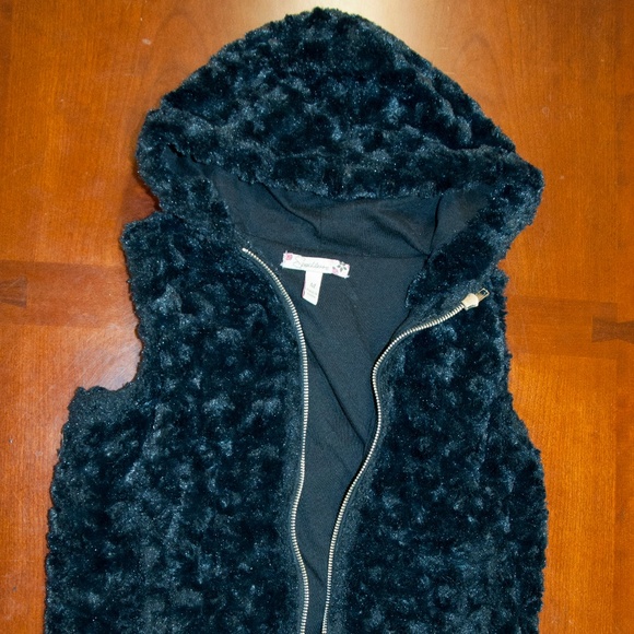 Speechless Like new girls Med soft fuzzy vest - Picture 2 of 7